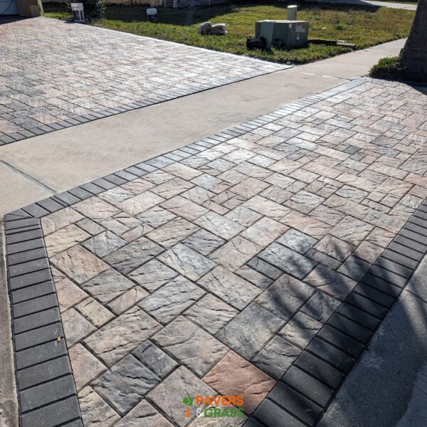 Driveway using Tan Creme Bedrock Charcoal Paver