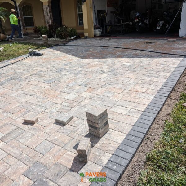 Driveway using Tan Creme Bedrock Charcoal Paver